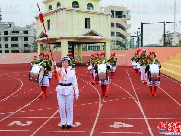 香港花园社区军鼓队奏出大乐章 社区真热闹
